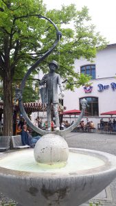 Karl Valentin Brunnen am Viktualienmarkt, München